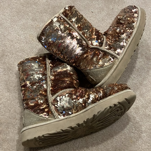 Ugg boots gold sequin with tan in very good condition. - Picture 6 of 12